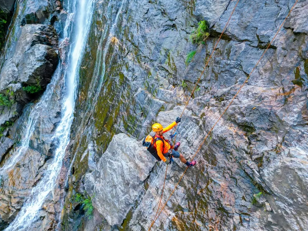 thác đỗ quyên